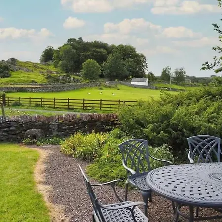 3 Bed In Bampton 92037 *