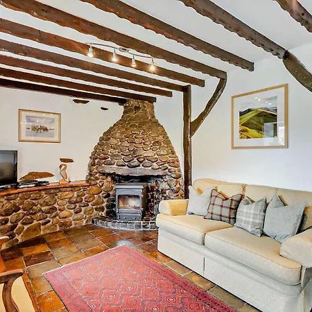 3 Bed In Bampton 92037 Hébergement de vacances *