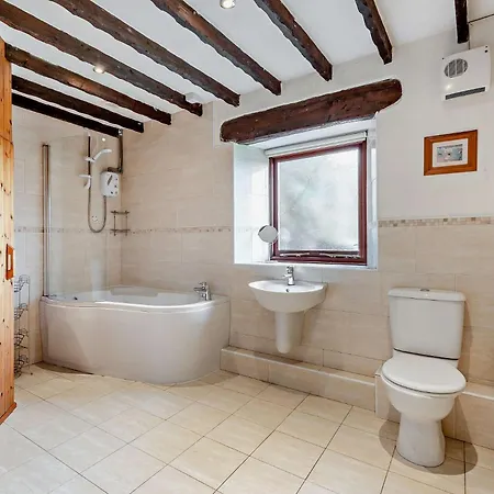 Holiday home 3 Bed In Bampton 92037 *